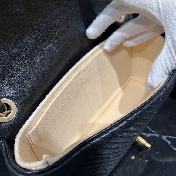 Chanel Goatskin Chevron Medium Single Flap - Picture 11 of 12